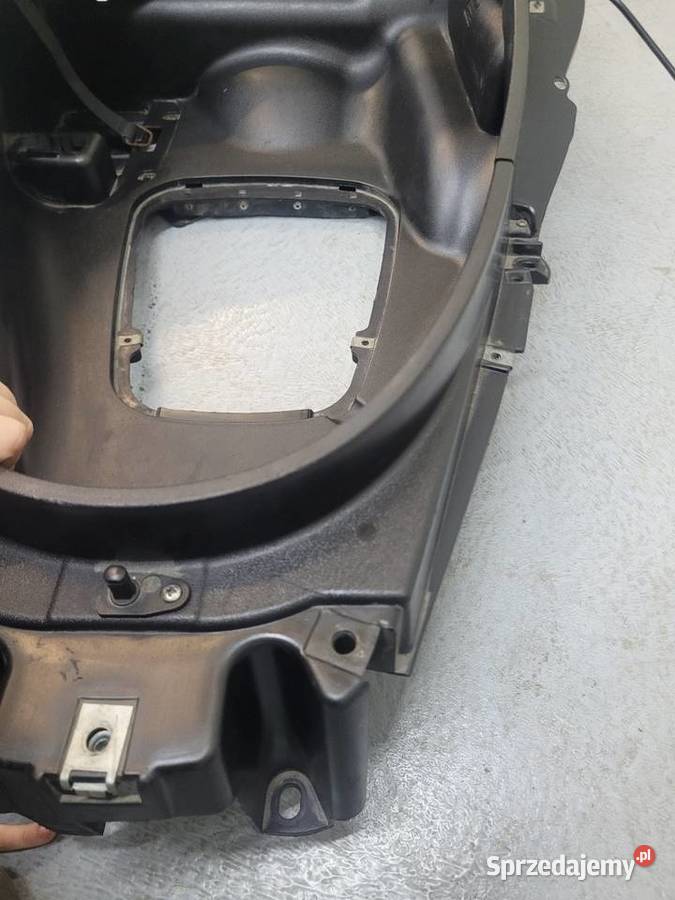 Piaggio MP 3 125 wypełnienie schowek pod Bagażniki, stelaże i oparcia Nowy Tomyśl sprzedam