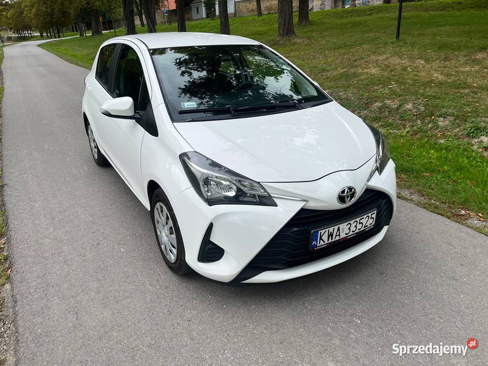 Toyota Yaris III 15 Active 112 Salon