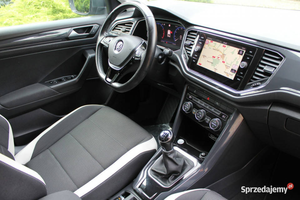 Volkswagen TRoc TSI ACT Carat Benzyna 150 asystent pasa ruchu Lubań sprzedam