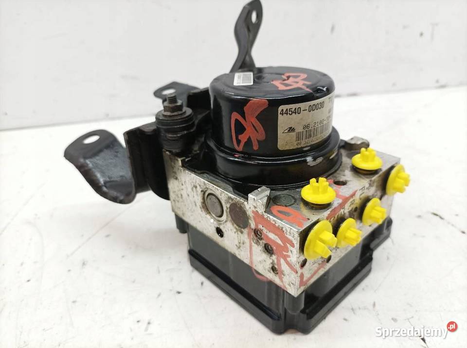 POMPA ABS 445400D030 895410D270 Toyota Yaris III