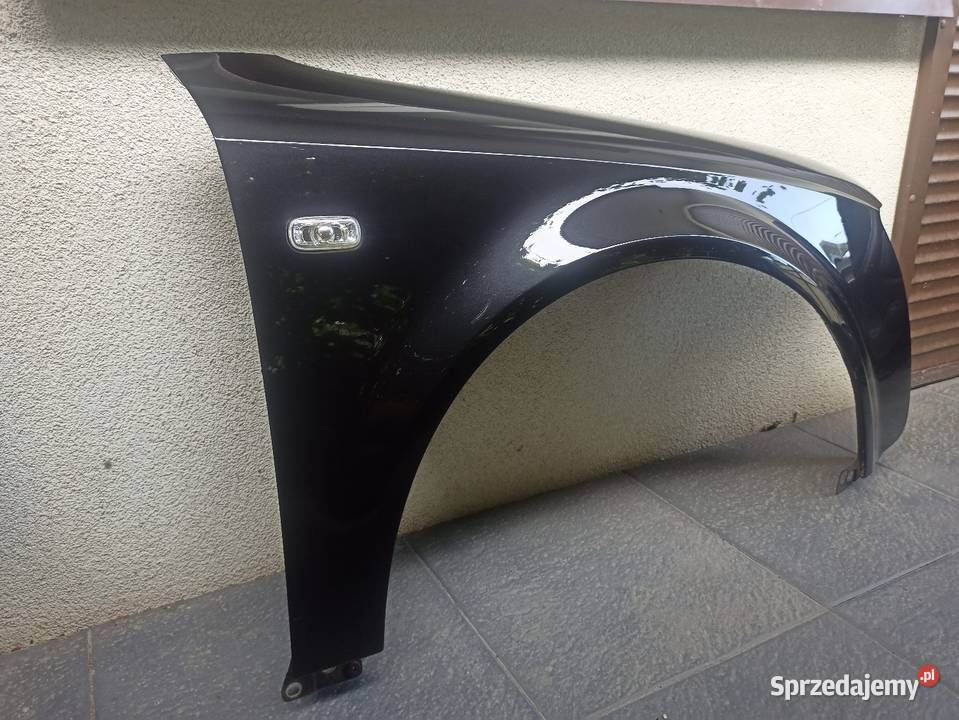 Audi A4 B6 błotnik przedni prawy czarny LZ9W Sieradz