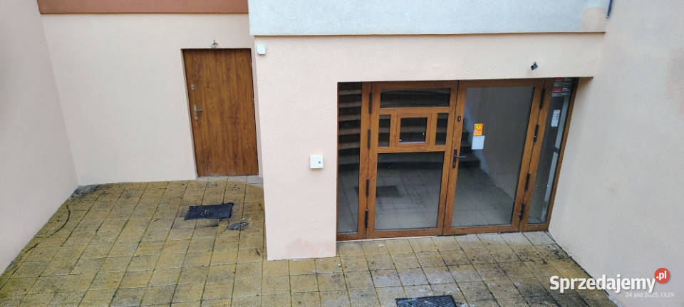 Lokal UsługowoHandlowy 650 m2MieszkanieDomDwie 2152zł/m2 Pisz
