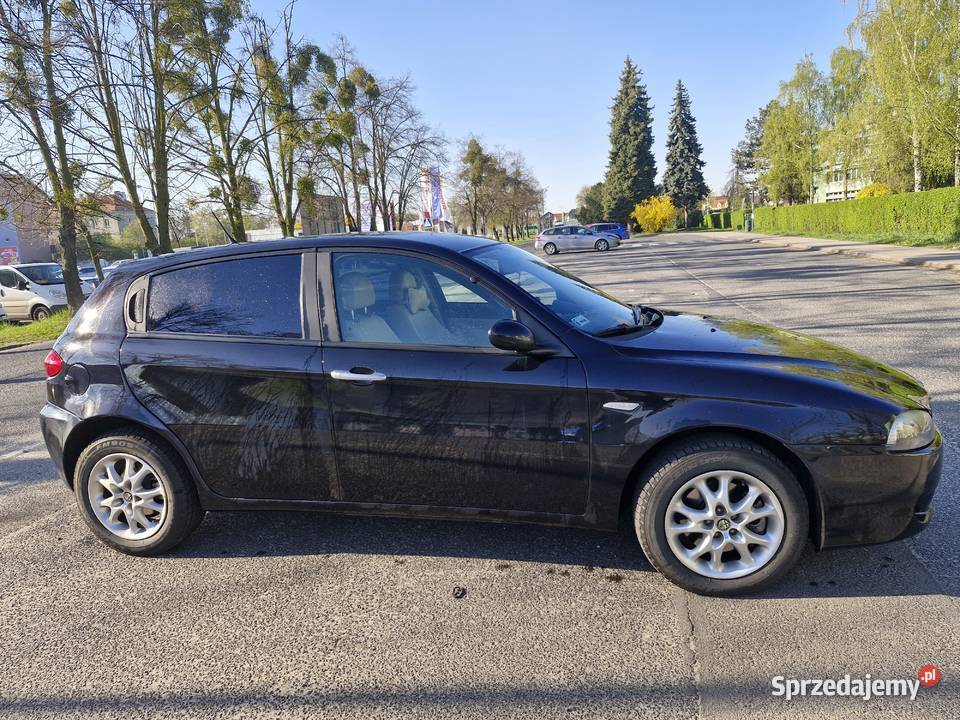 Syndyk sprzeda samochód osobowy Alfa Romeo 147 Kraków sprzedam
