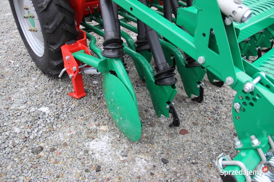 Siewnik zbożowy siewniki 25 m 27 30 m agromasz kujawsko-pomorskie Rogóźno