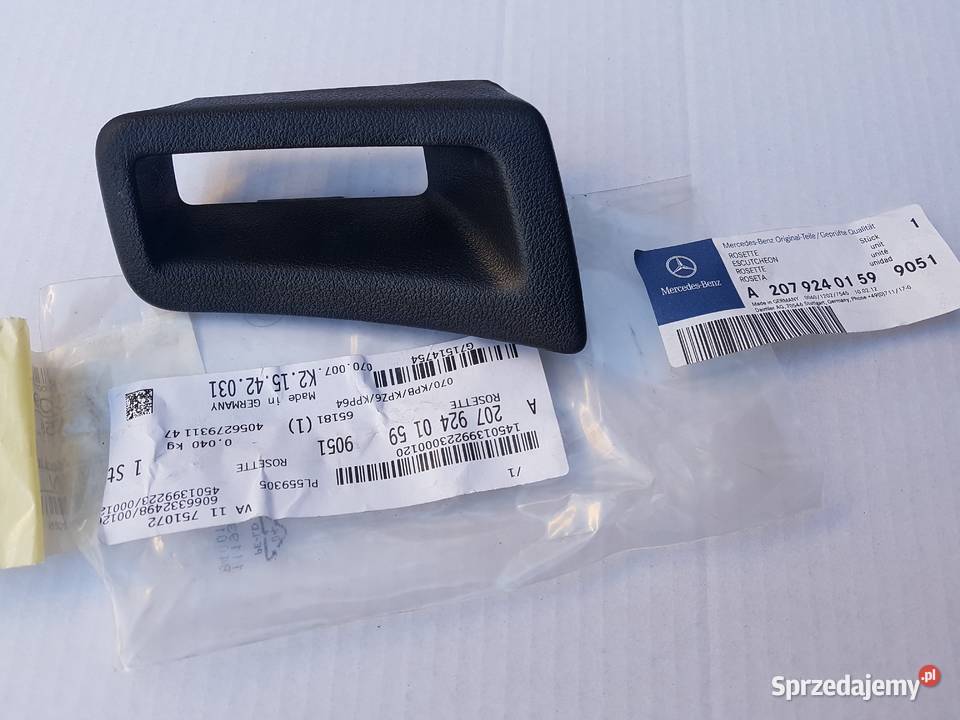 osłona pasa prawy tył Mercedes E 207 cabrio