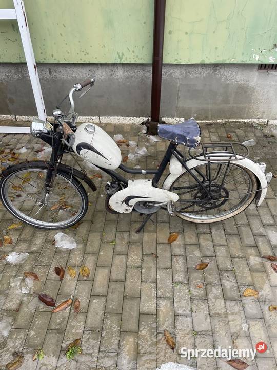 Liberia zabytkowy motorower PRL Chełm