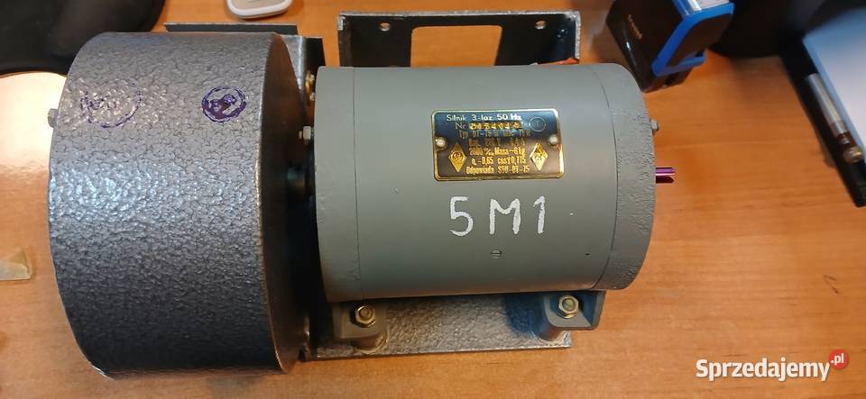 Silnik z wentylatorem 3faz 50Hz TYP DT75 moc 75W Skierniewice