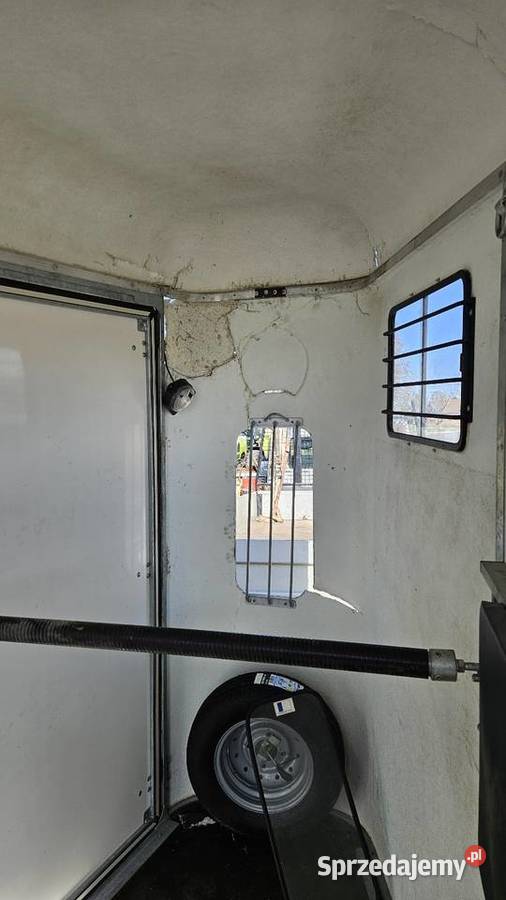 Przyczepa do przewozu koni Fautras 1300 Do przewozu koni wielkopolskie Gruntowice sprzedam