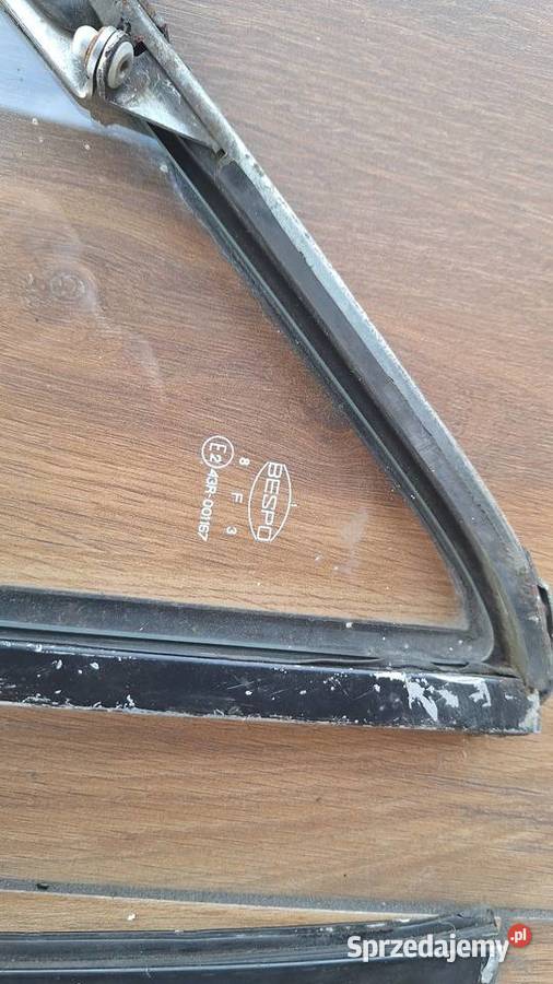Fiat 126 Fiat 126p szyby trójkątne z ramkami FL