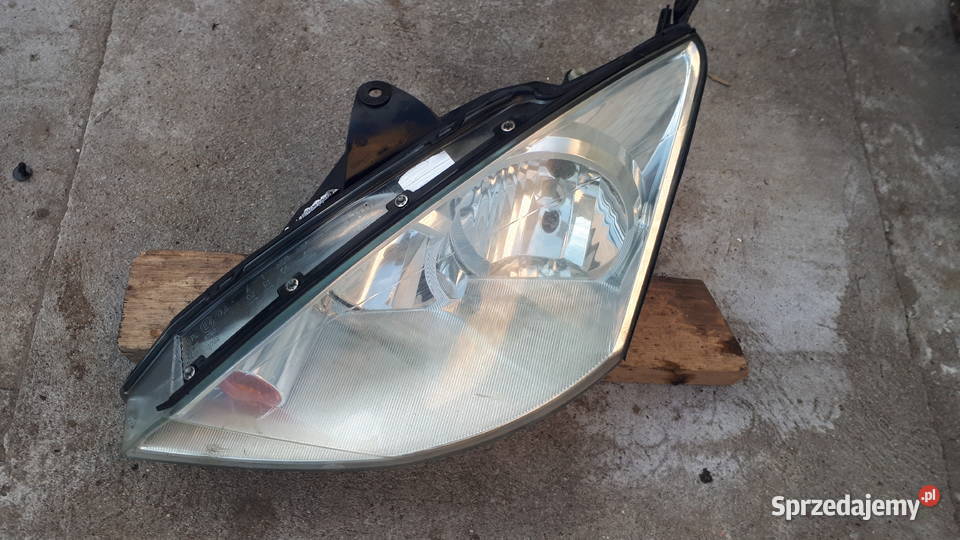 Ford Focus mk1 lampa lewa lewe Lampy przednie wielkopolskie Poznań