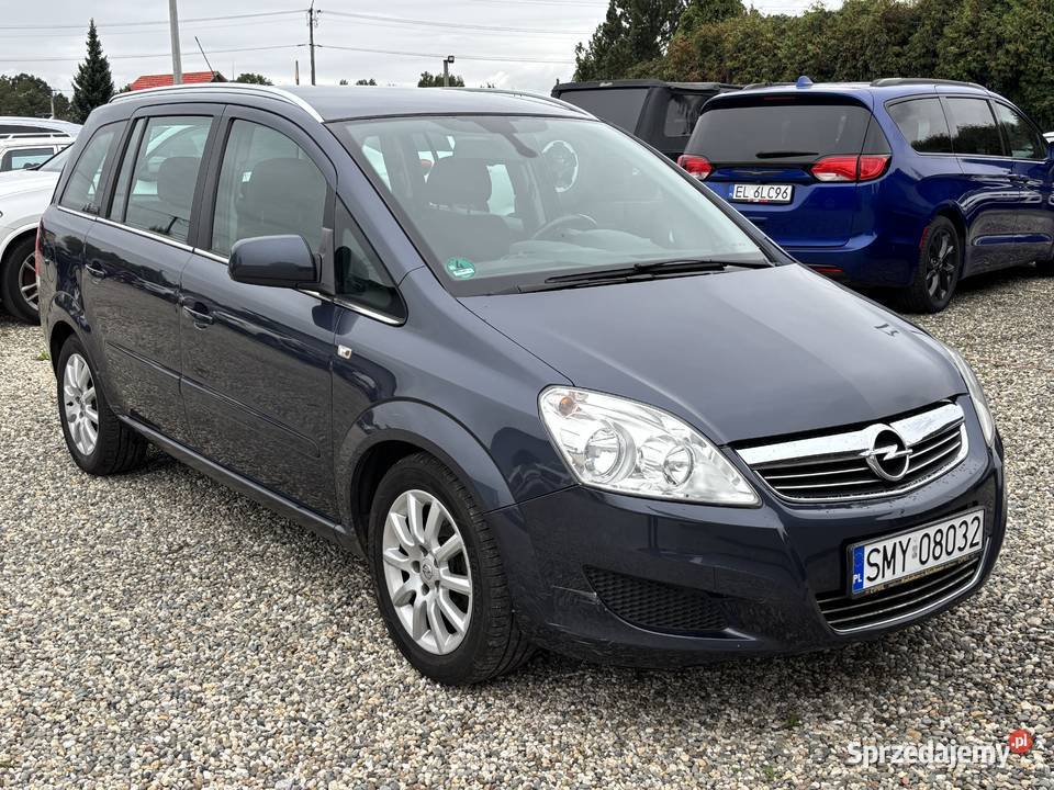 Opel Zafira granatowy Paniówki