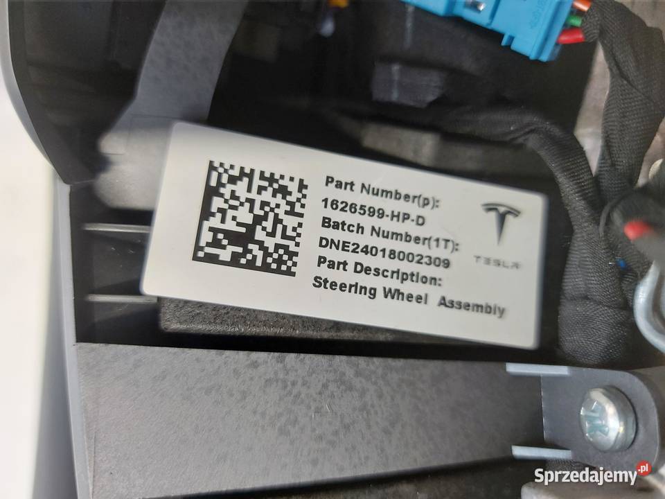 TESLA MODEL Y 2024r KIEROWNICA MULTIFUNKCJA Kierownice