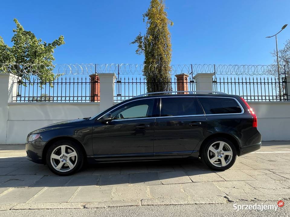 VOLVO V70 2013 D4 ZADBANE Chylice