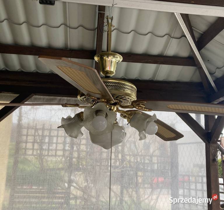 Żyrandol z funkcją wentylatora