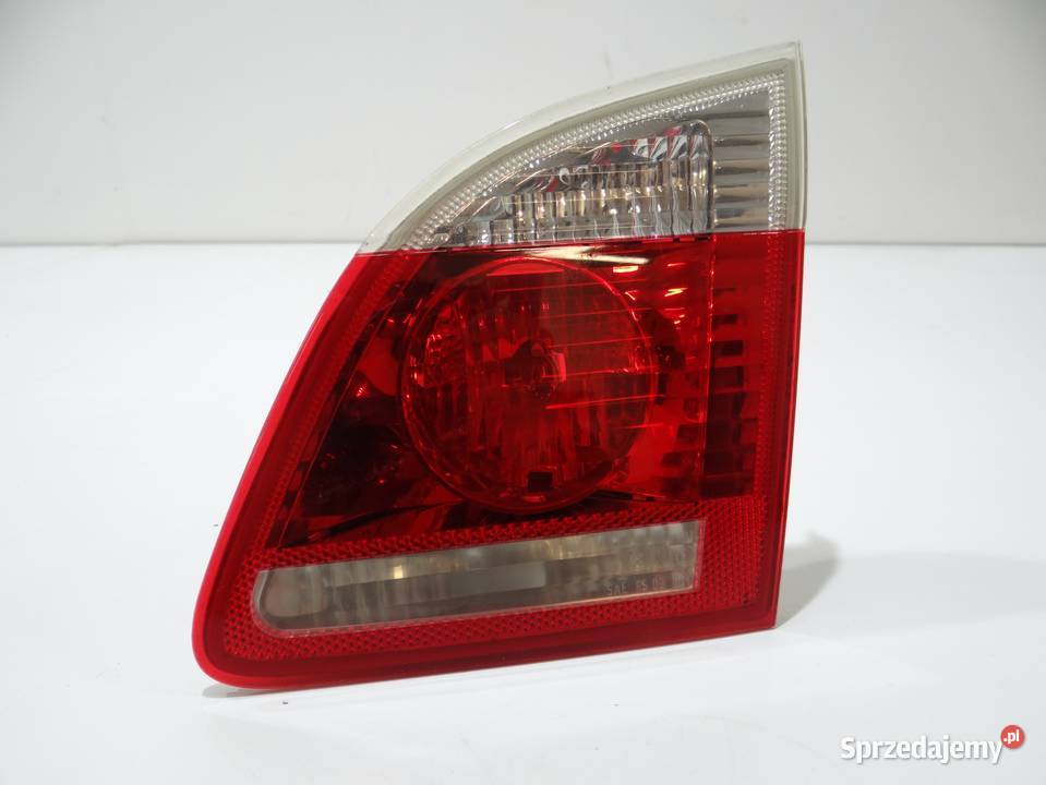 LAMPA PRAWY TYŁ W KLAPĘ BMW E61 6925894 4570666 osobowe Strzyżewice