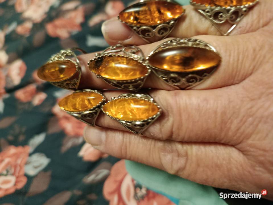 Filigranowe metalowe pierścionki PRL 1 sztuka