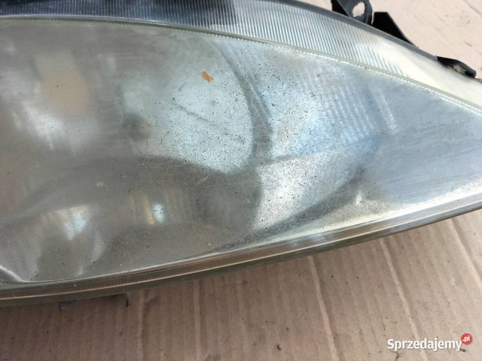 Renault Megane 1 Lampa przód przednia Prawa Oświetlenie Kamień-Kolonia