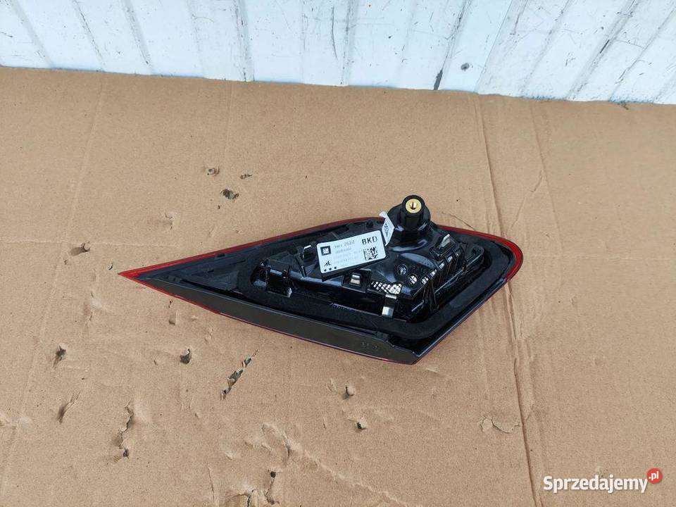 OPEL CORSA E 5D LAMPA W KLAPĘ PRAWA TYŁ zachodniopomorskie
