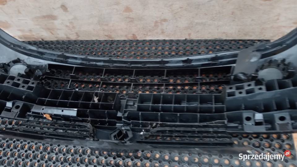 RENAULT CLIO II FL ZDERZAK PRZÓD NV676 Pasy przednie i tylne sprzedam