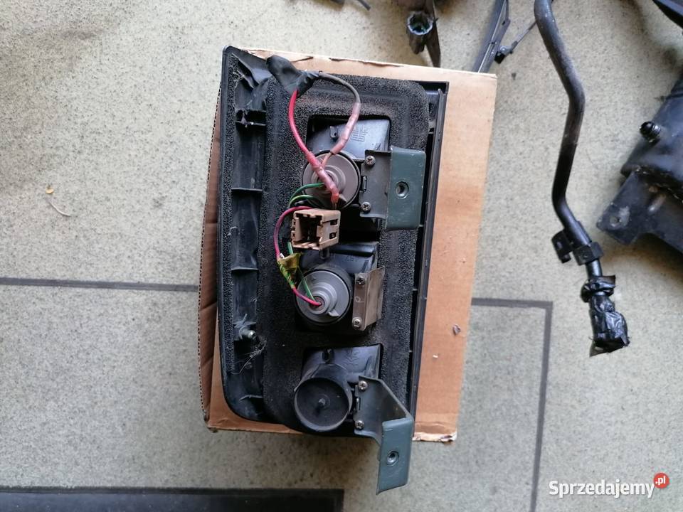 Lampa lewy tył Nissan Patrol Y 61
