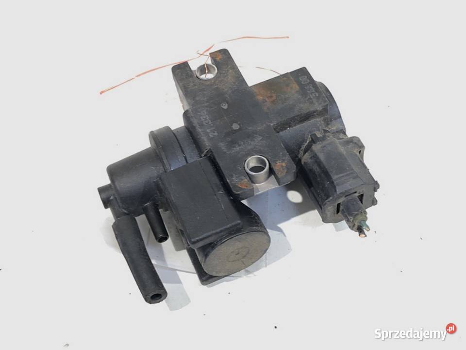 ZAWÓR PODCIŚNIENIA TOYOTA COROLLA E13 22 136