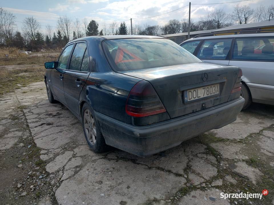 Mercedes C220CDI Esprit W202 uszkodzony Rok produkcji 2000 Biały Kościół