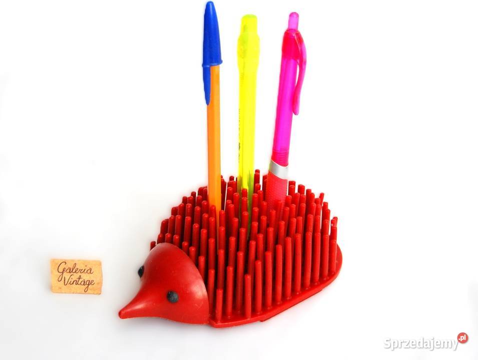 Czerwony jeż na kredki przybornik na biurko PRL czerwony Lublin