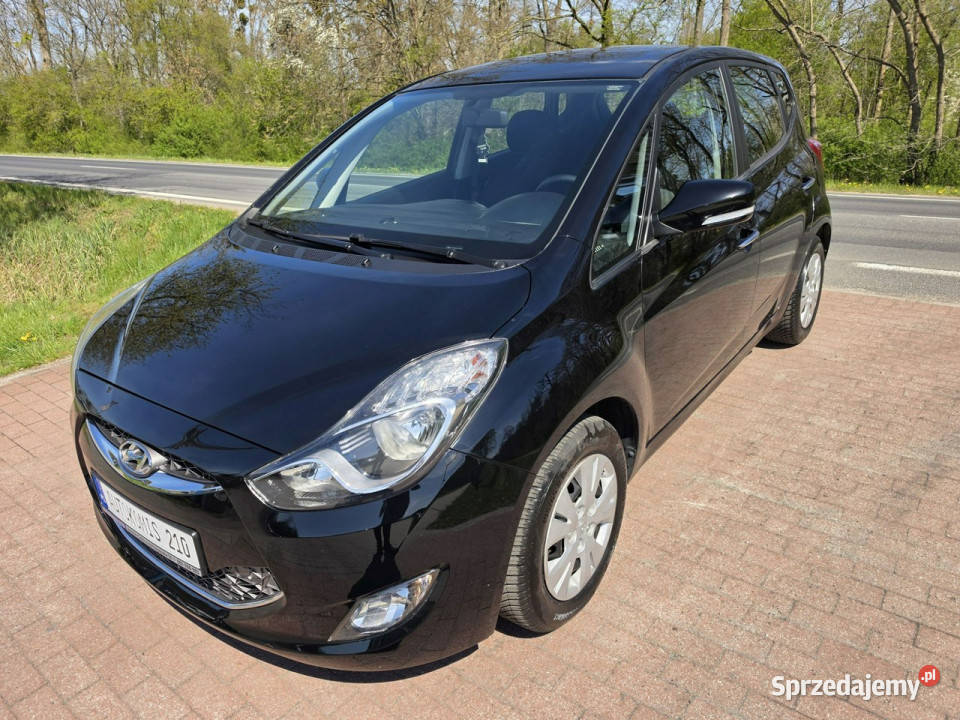 Hyundai ix20 Hyundai ix20 14 benzynka 90 z lakier metallic Cielcza