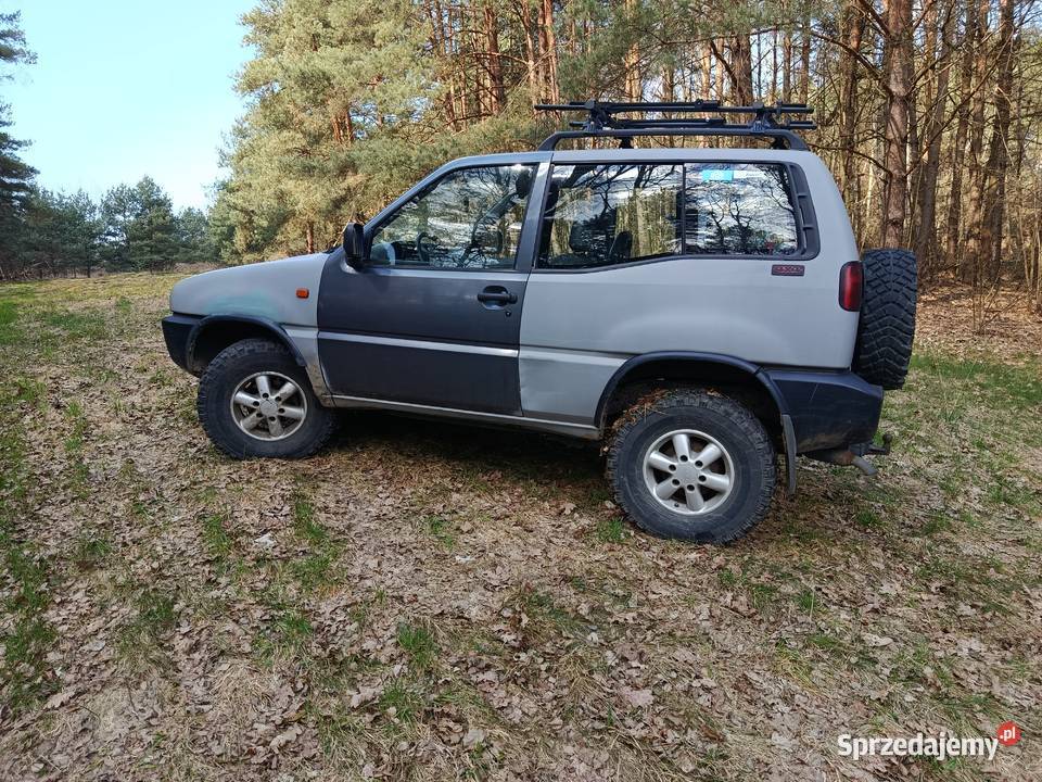 Ford Maverik 24 LPG nissan Terrano