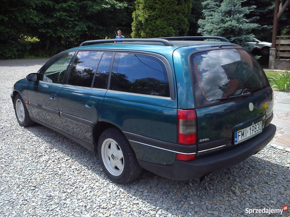 opel omega kombi ładna benzyna Sanok