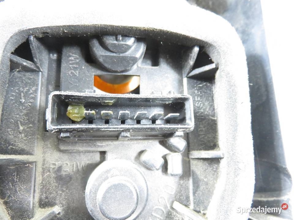 LAMPA LEWA TYLNA PEUGEOT PARTNER I 9657977080