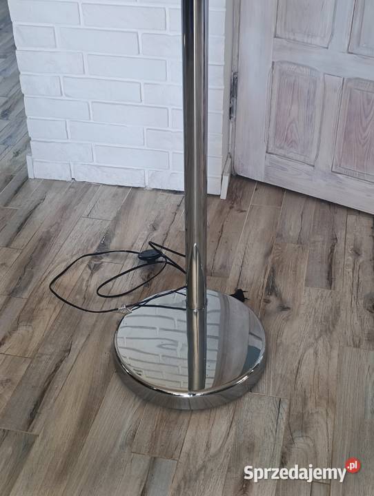 Wysoka stabilna srebrna lampa podłogowa 5 Górki Wielkie