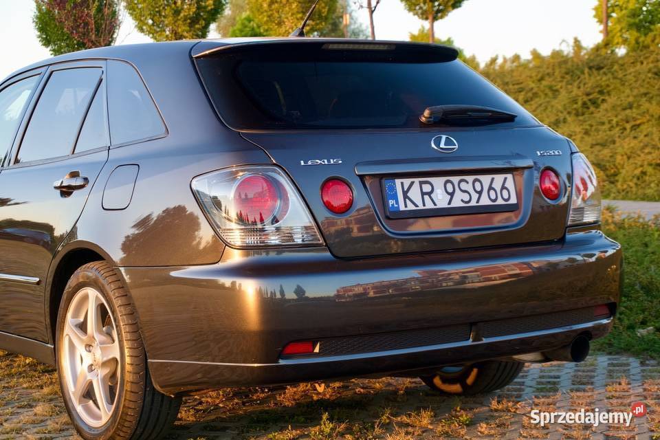 Lexus IS200 SportCross tył napęd manual 214 2x Strumiany