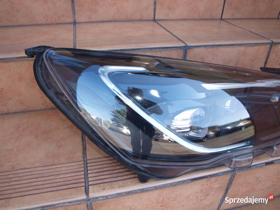 Ford Focus Mk4 lampa prawa przód Full Led 2018 sprzedam
