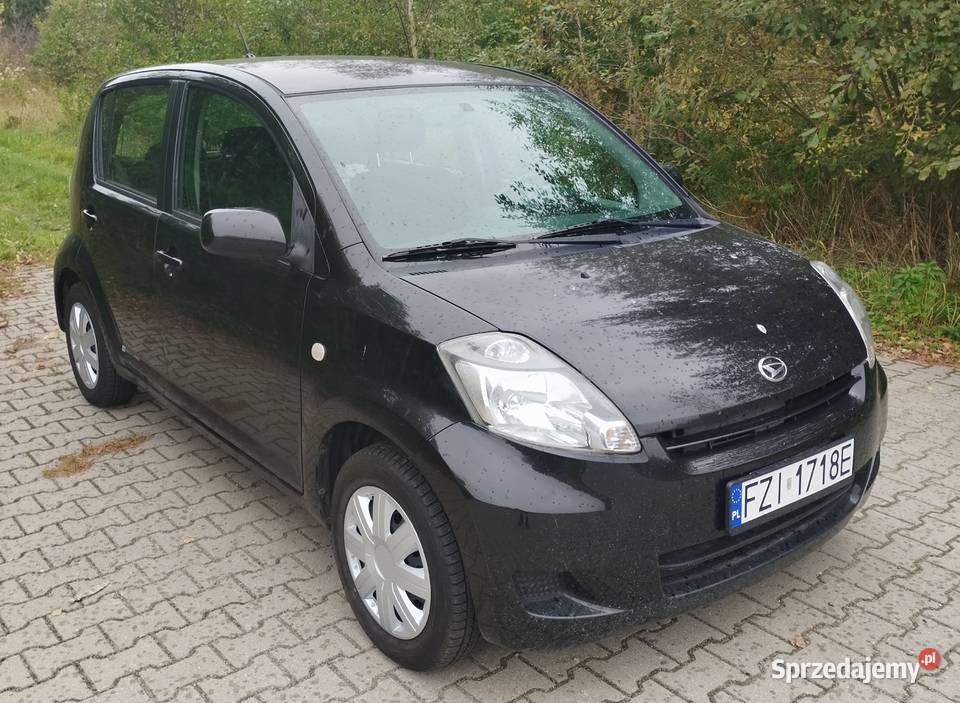 DAIHATSU SIRION 10 70 2010 zarejestrowany w Motoryzacja