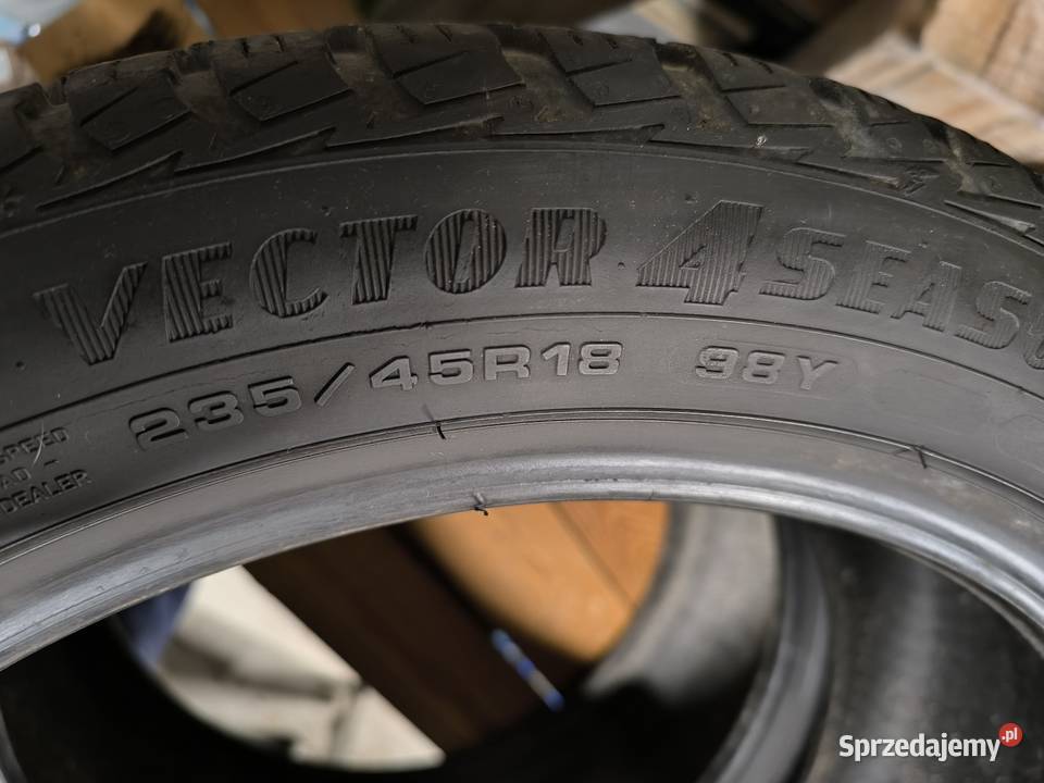 Sprzedam opony 235 45 18 235 Samochodowe Bytom sprzedam