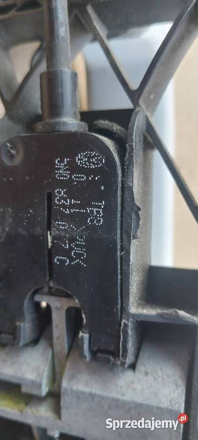 Klamka drzwi prawy przód VW JETTA 5N0837017C osobowe Szczecin