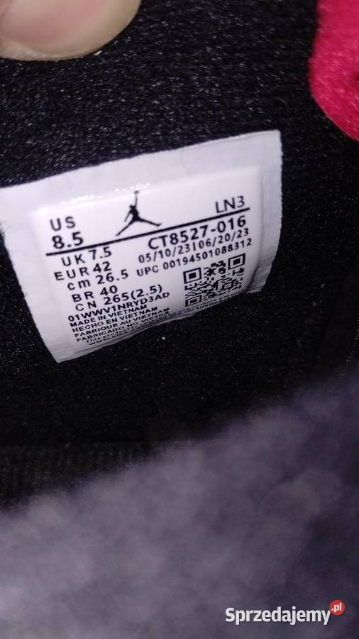 Jordany 4 Retro Czerwone Nike sprzedam