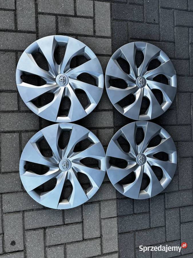 Kołpaki Toyota 16 oryginalne Stan Słupca