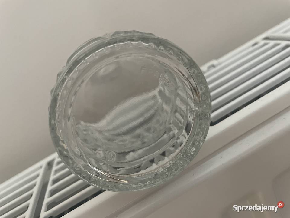 mała karafka na przyprawy sprzedam