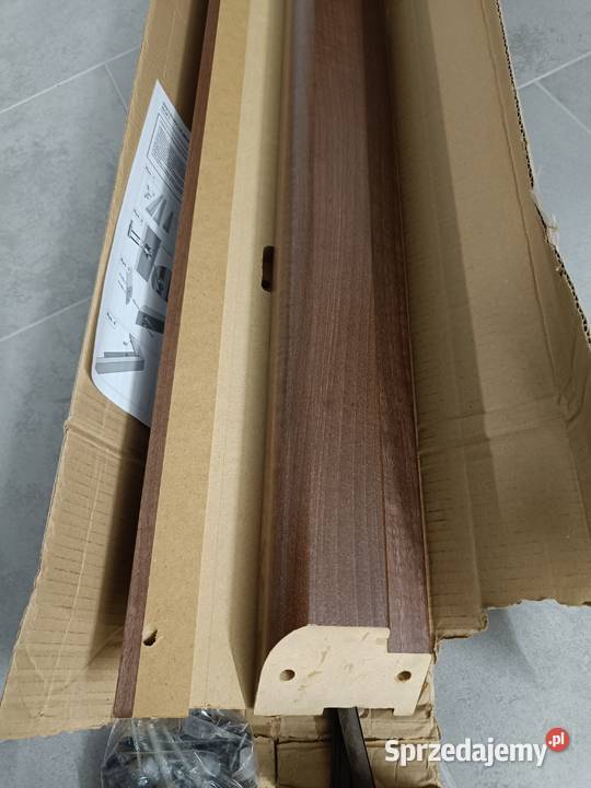 Drzwi łazienkowe Remo model 2 orzech prawe Kock