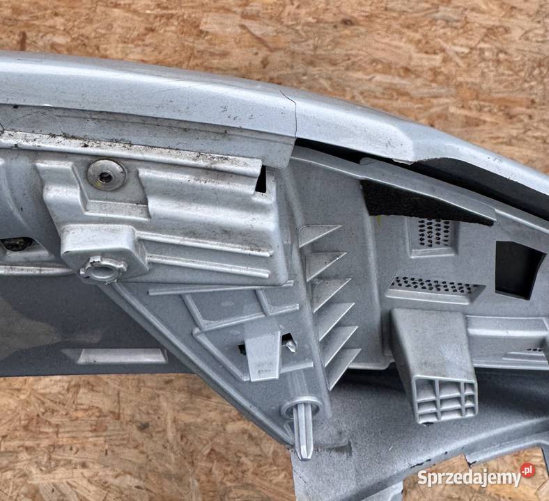 Nosek czaszak listwa góra zderzaka przód Międzychód