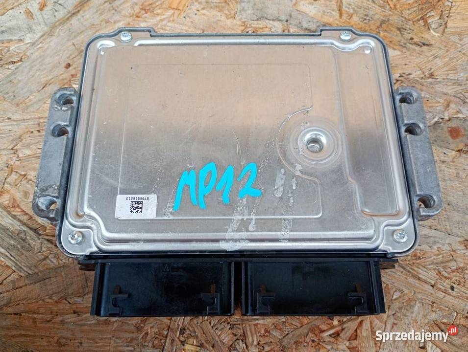 STEROWNIK SILNIKA KOMPUTER FORD FOCUS III 10 osobowe sprzedam