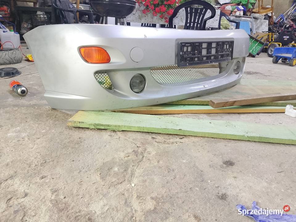 Zderzak z halogenami i kierunkowskazami Zderzaki Jeżów