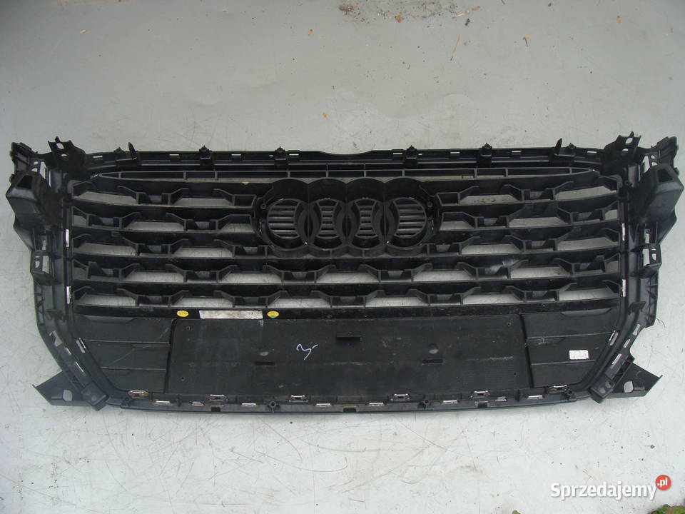AUDI Q2 81A GRILL ATRAPA CHŁODNICY 81A853651