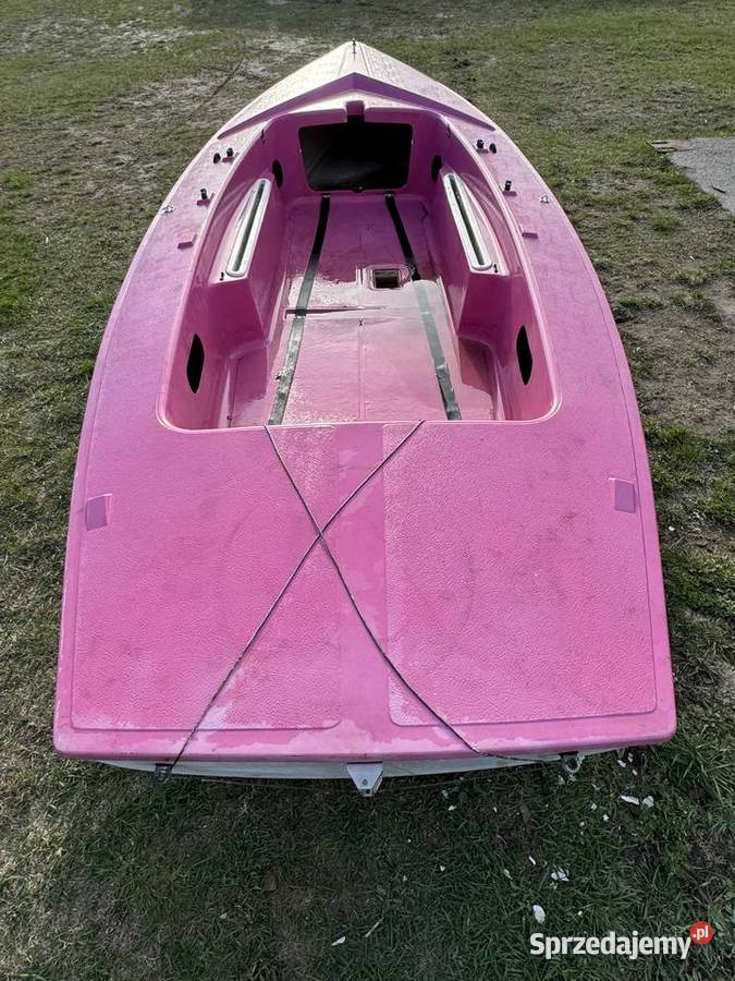 Piękny jednostka pływająca do wędkowania