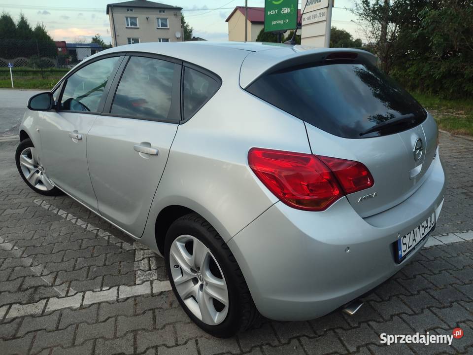 ASTRA J MODELOWO 2012R LPG Poręba sprzedam