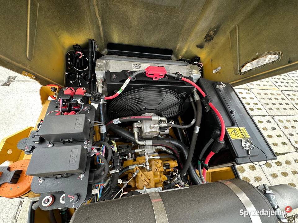 WALEC DROGOWY CATERPILLAR CB27 GC Tuliszków