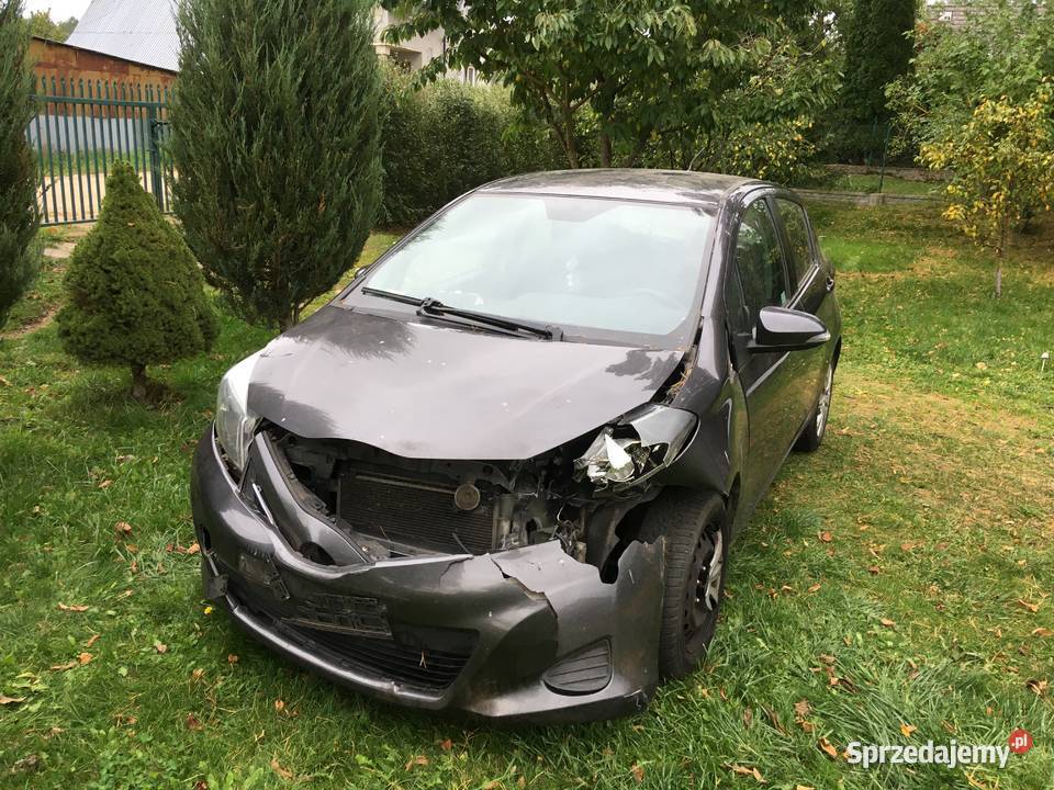 Toyota Yaris III 10 pierwszy właściciel salon Czarna Białostocka