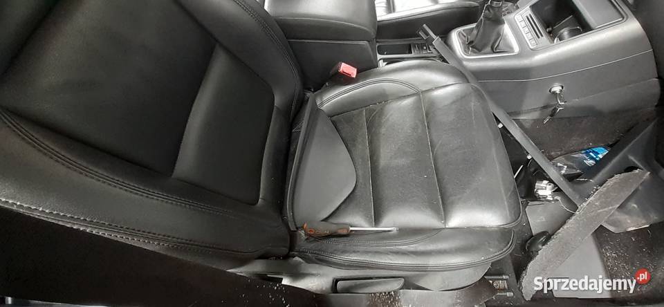 Podsufitka VW Tiguan fotele kanapy isofix Skóra Rok produkcji 2011 Nisko